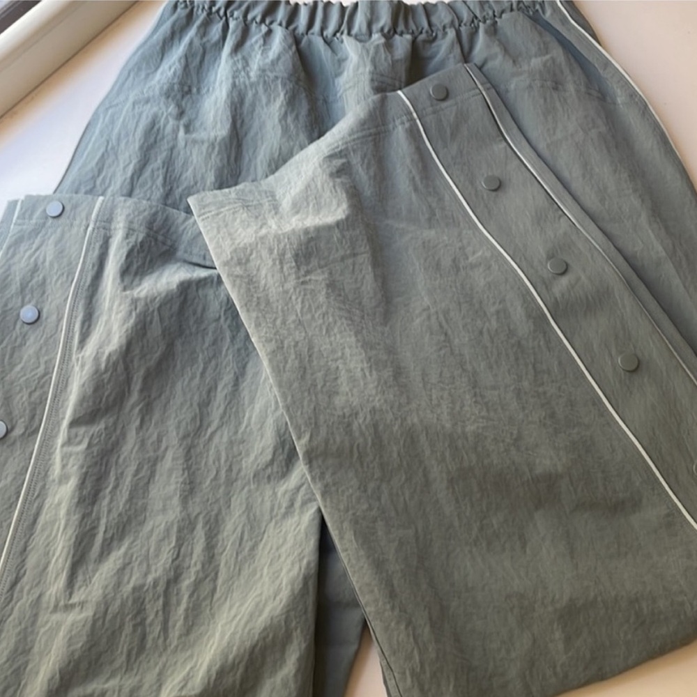 Lululemon Crinkle Nylon Mid-Rise Track Pant Wordmark - Picture 8 of 9